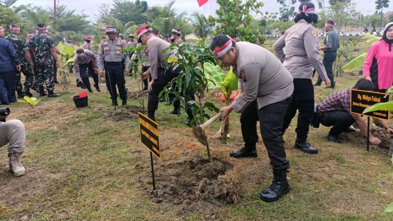 Kapolres Langkat Zoom Meeting Penanaman Pohon Serentak di SPN Hinai Polda Sumut