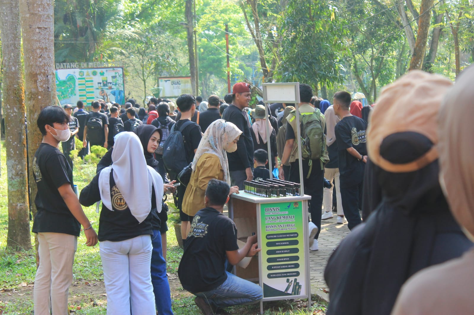 Sun Tree Indonesia Menggelar Observasi Hewan dan Gotong Royong di Medan Zoo Bersama 300 Relawan Serta Influncer