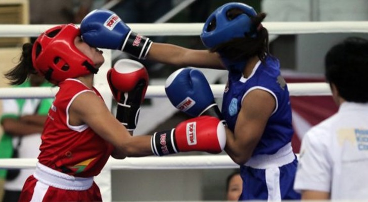 Atlet Kickboxing dari Jatim Viona Amalia Menang TKO atas Yoanita Rostika dari NTT